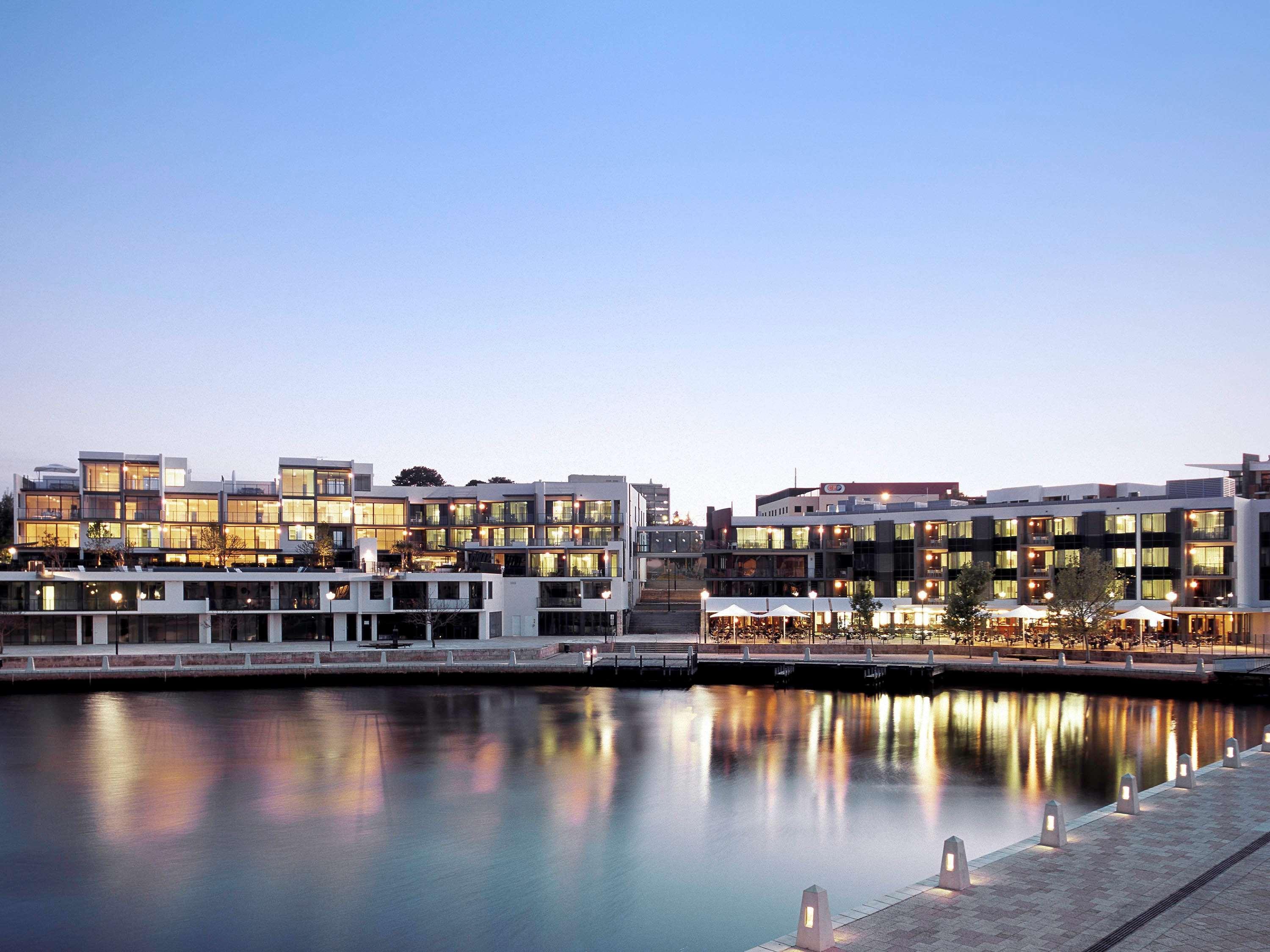 East Perth Suites Hotel Exterior foto