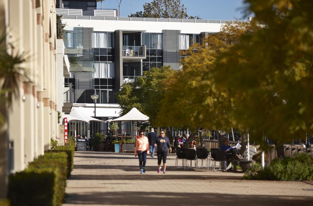 East Perth Suites Hotel Exterior foto