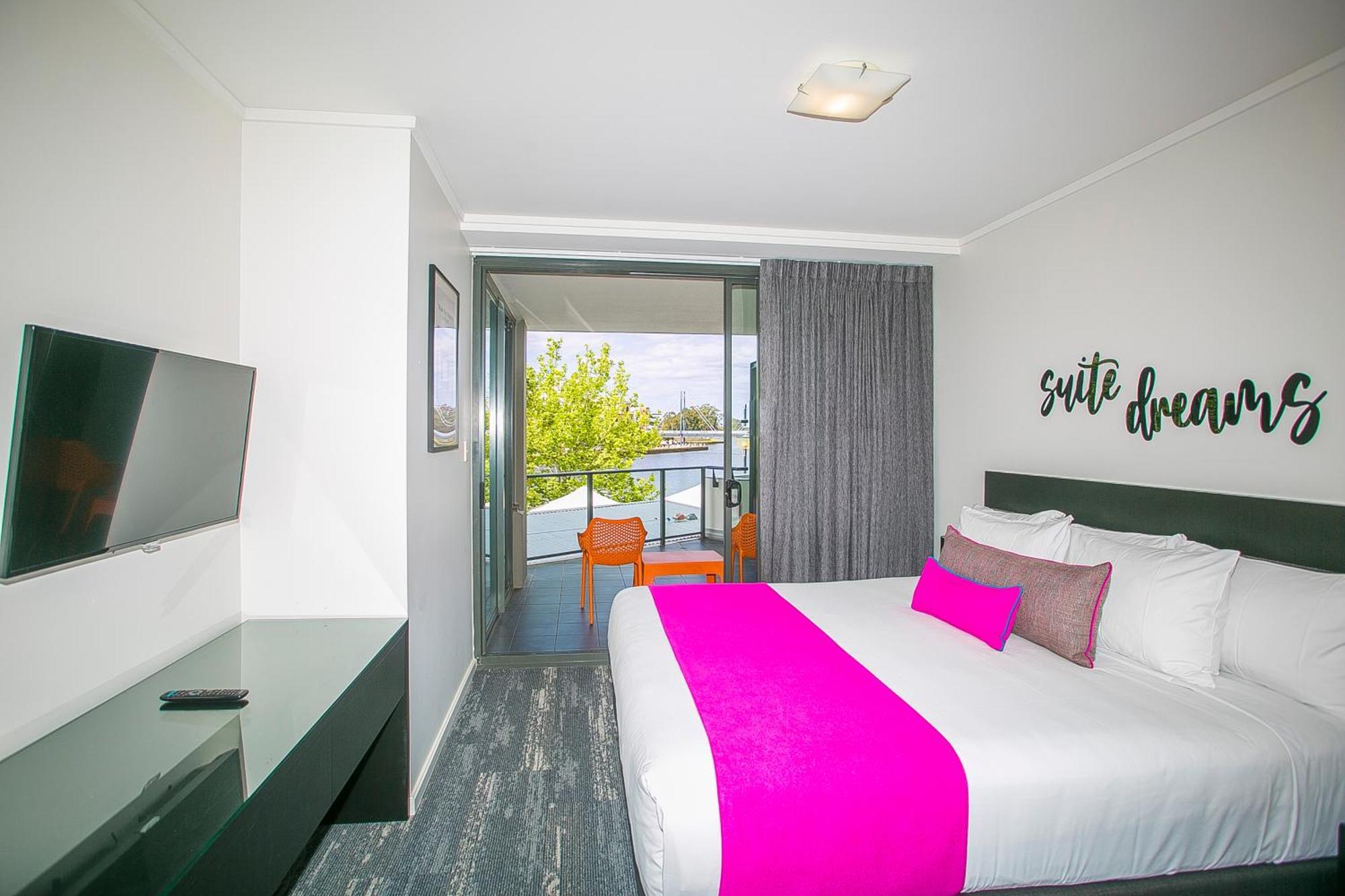 East Perth Suites Hotel Exterior foto