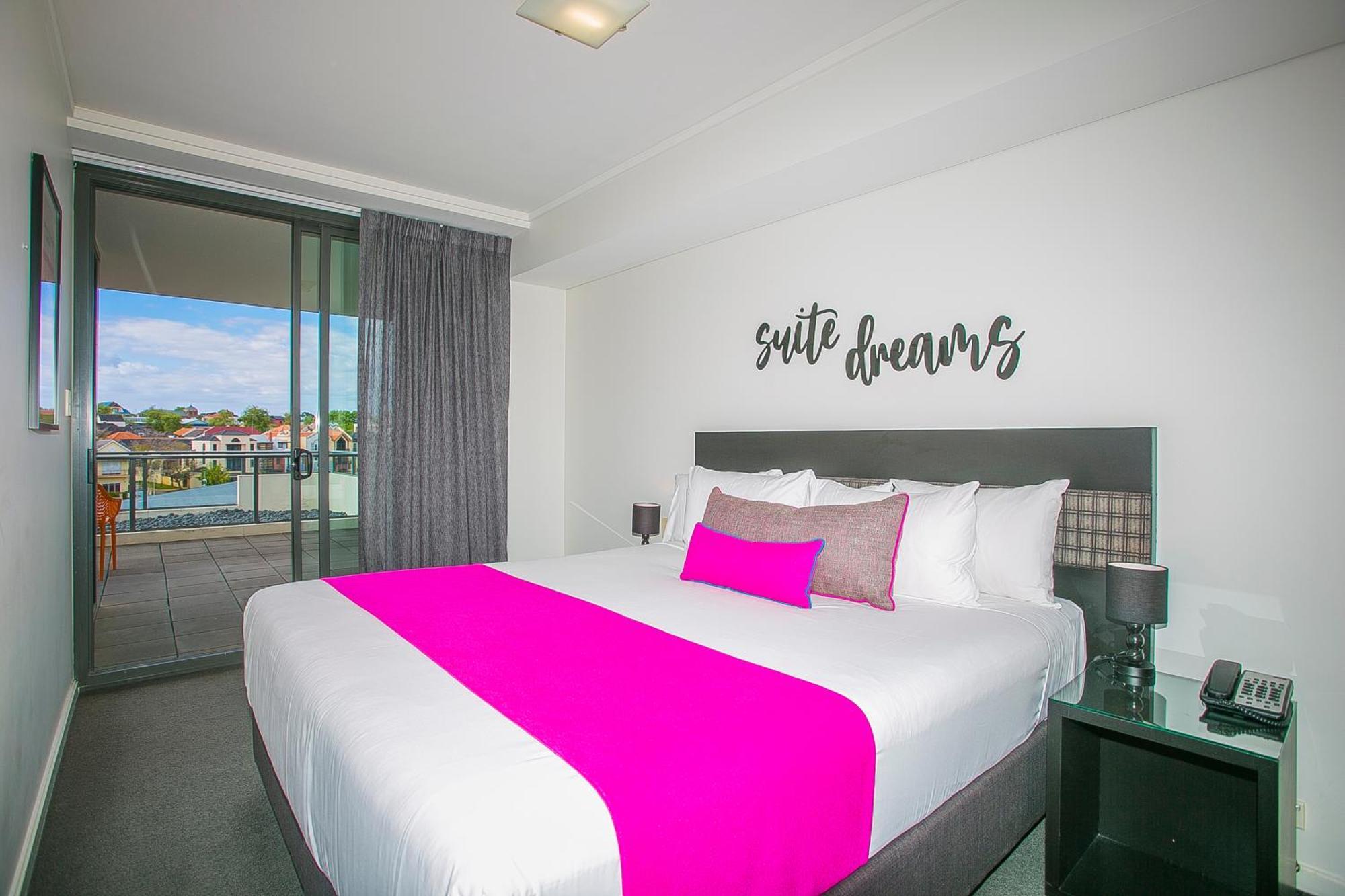 East Perth Suites Hotel Exterior foto
