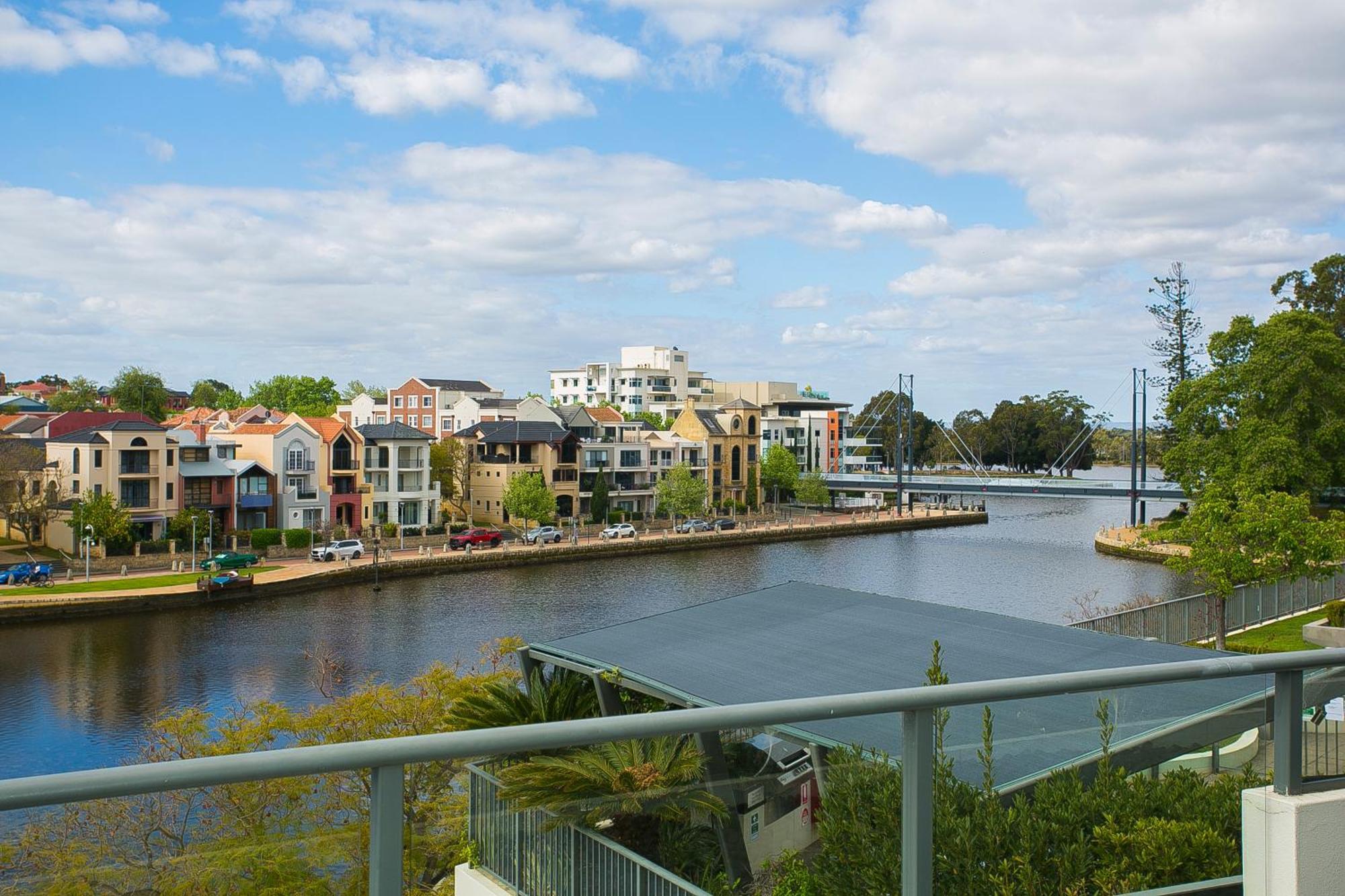 East Perth Suites Hotel Exterior foto